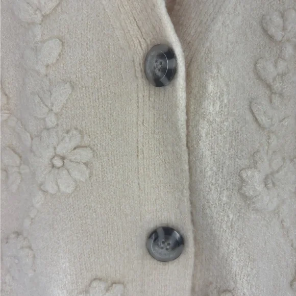 Jessica Simpson Cream Floral V-Neck Sweater Vest - Picture 5 of 8